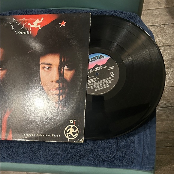 Vinyl Record - Black - Picture 3 of 3